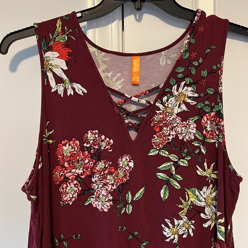 Feiersi Burgundy Soft Floral Lace Up V Neck Tank - Picture 4 of 11